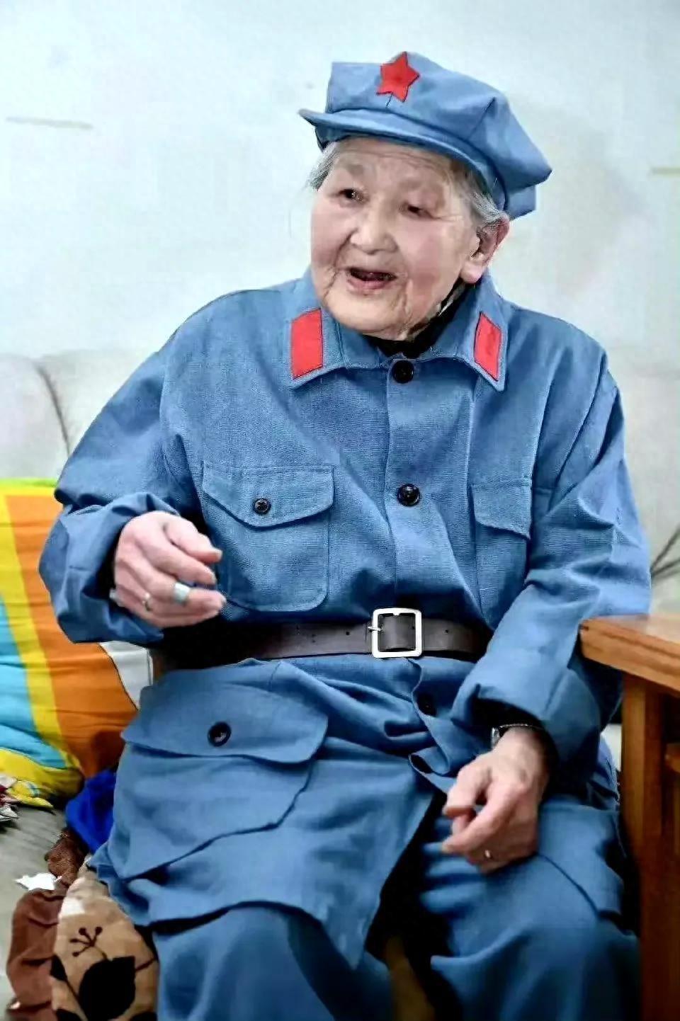 王全英，中国目前唯一健在四川籍的女红军，已经104岁高龄。

2025年6月7日