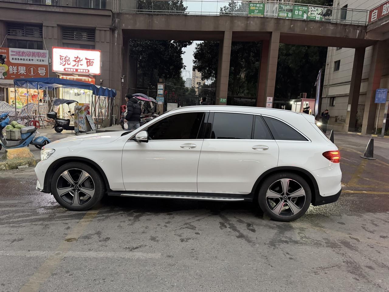跟我7你年，原车原漆。送我弟弟了，卖了确实不划算。不管怎么样跟着我创业。