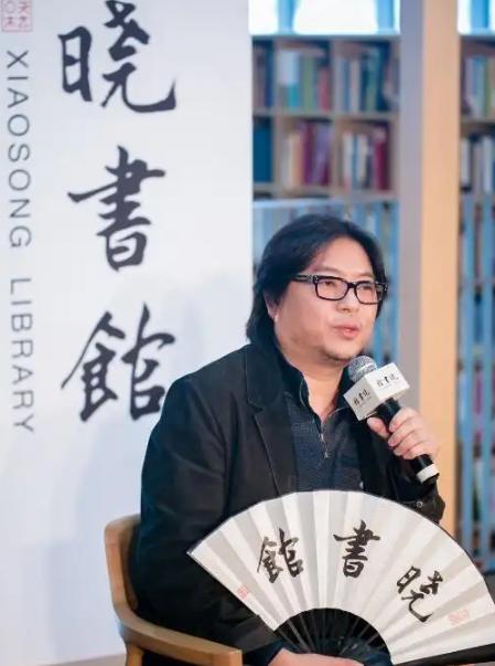 1998年，18岁的高晓松在街头遇见算命先生，他问:“我什么时候死？”算命先生说