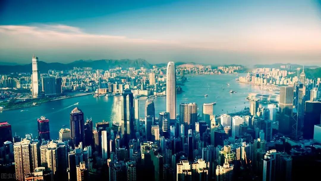 【拯救香港，只可惜内动力不足】
还记得索罗斯偷袭香港股市，被铁腕朱镕基注入大量资