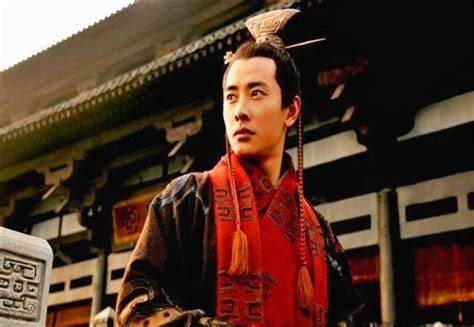 刘邦47岁还在沛县当亭长，4年后统一天下。李渊617年太原起兵，7年后坐稳皇位。