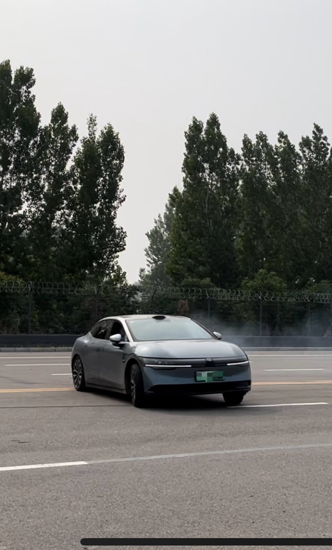 第一次开电车漂移，没想到007这么好漂，这底盘真是有点东西，不搞个漂移模式可惜了