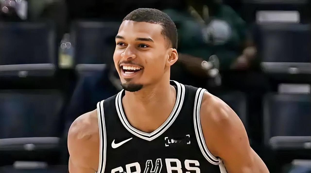 有一说一，今日文班亚马和阿夫迪亚根本不是一个档次的球员！！
 
文班亚马：本场出