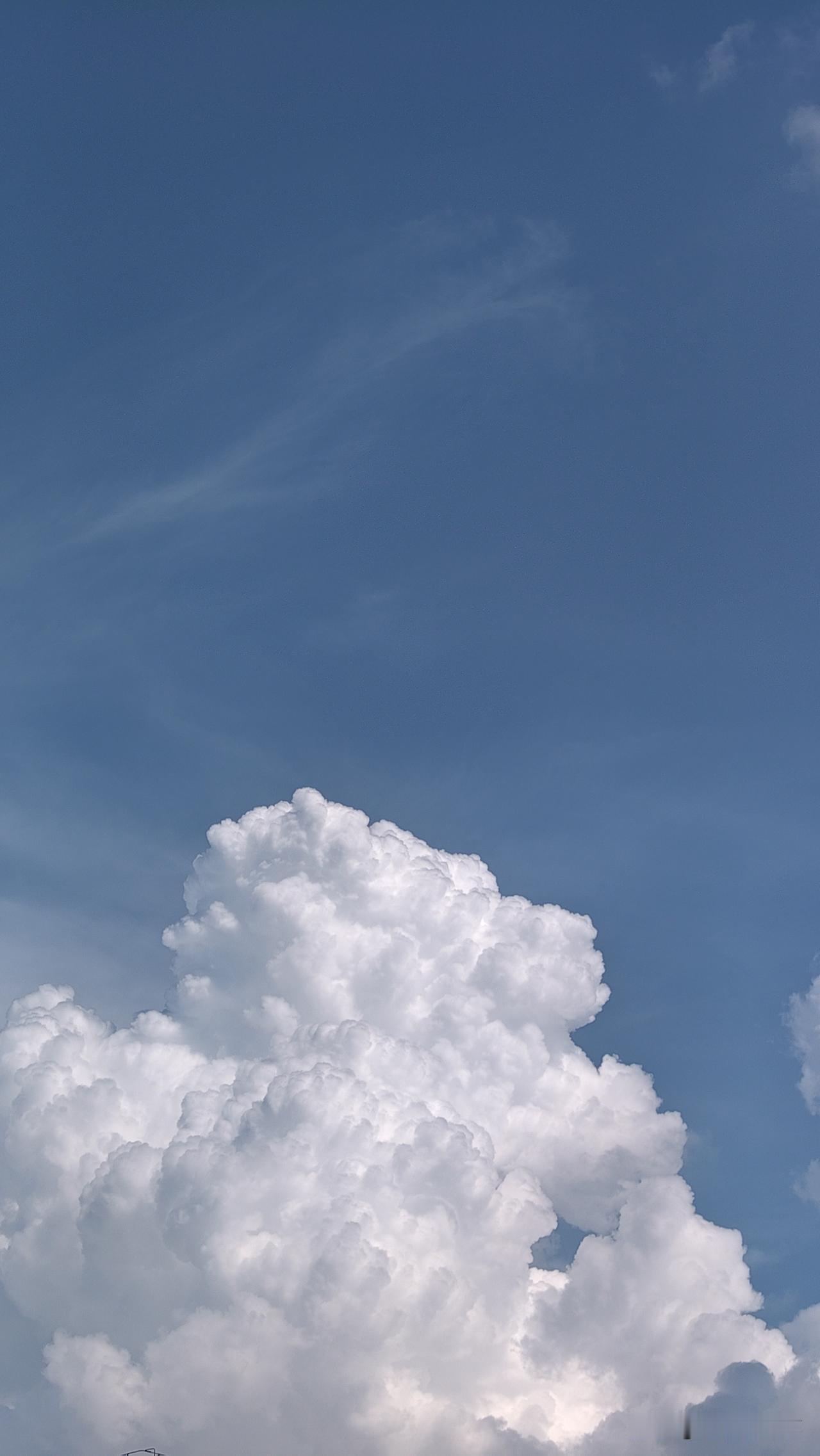 暴雨、溃坝、洪涝、台风、地震、高温……最近实在是不太平，祈福[祈祷]
​能安静地