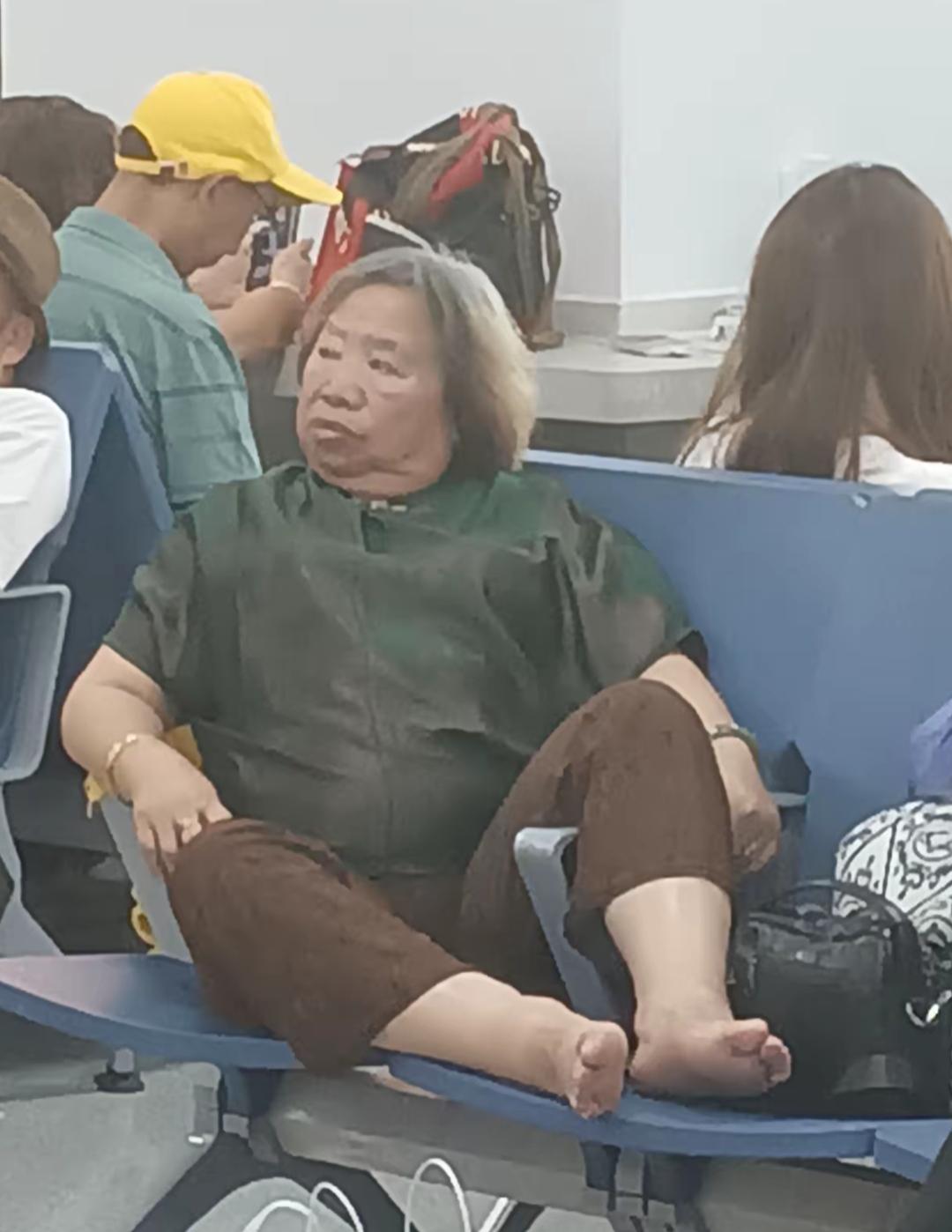 面由心生是有道理的！
不信你看看这位[大笑]