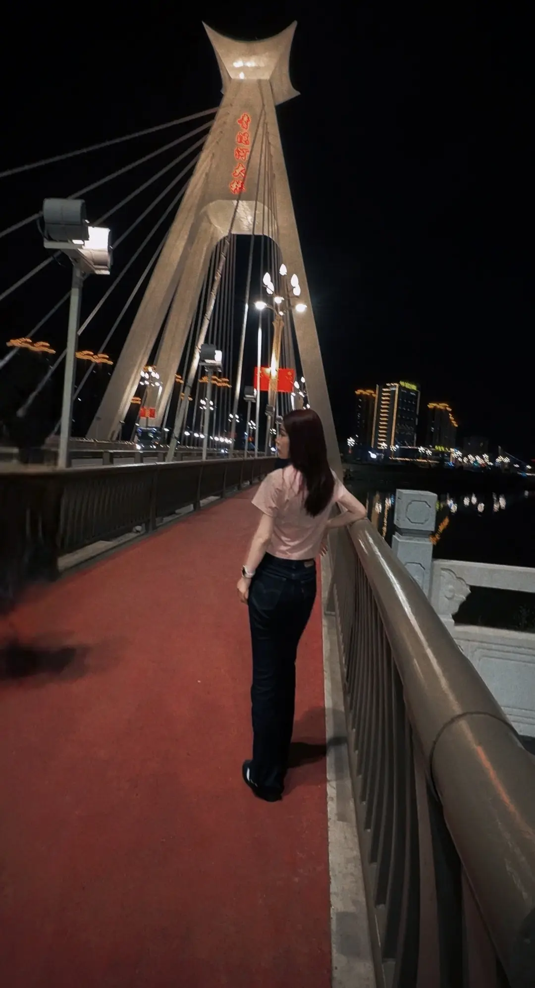 这个世界上对你好的人有很多，你一定要去接受 而不是认为你只配差的   ...