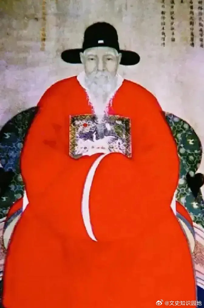 1369 年，71 岁的朱升向朱元璋辞行：“陛下，老臣要回家祭祖。” 朱元璋欣然