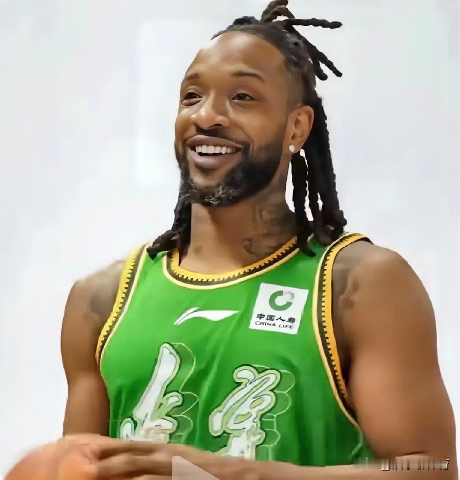 上赛季加盟辽篮的威尔斯，有三个非常明显的改变，这也是辽宁队只给他优先续约权的主要