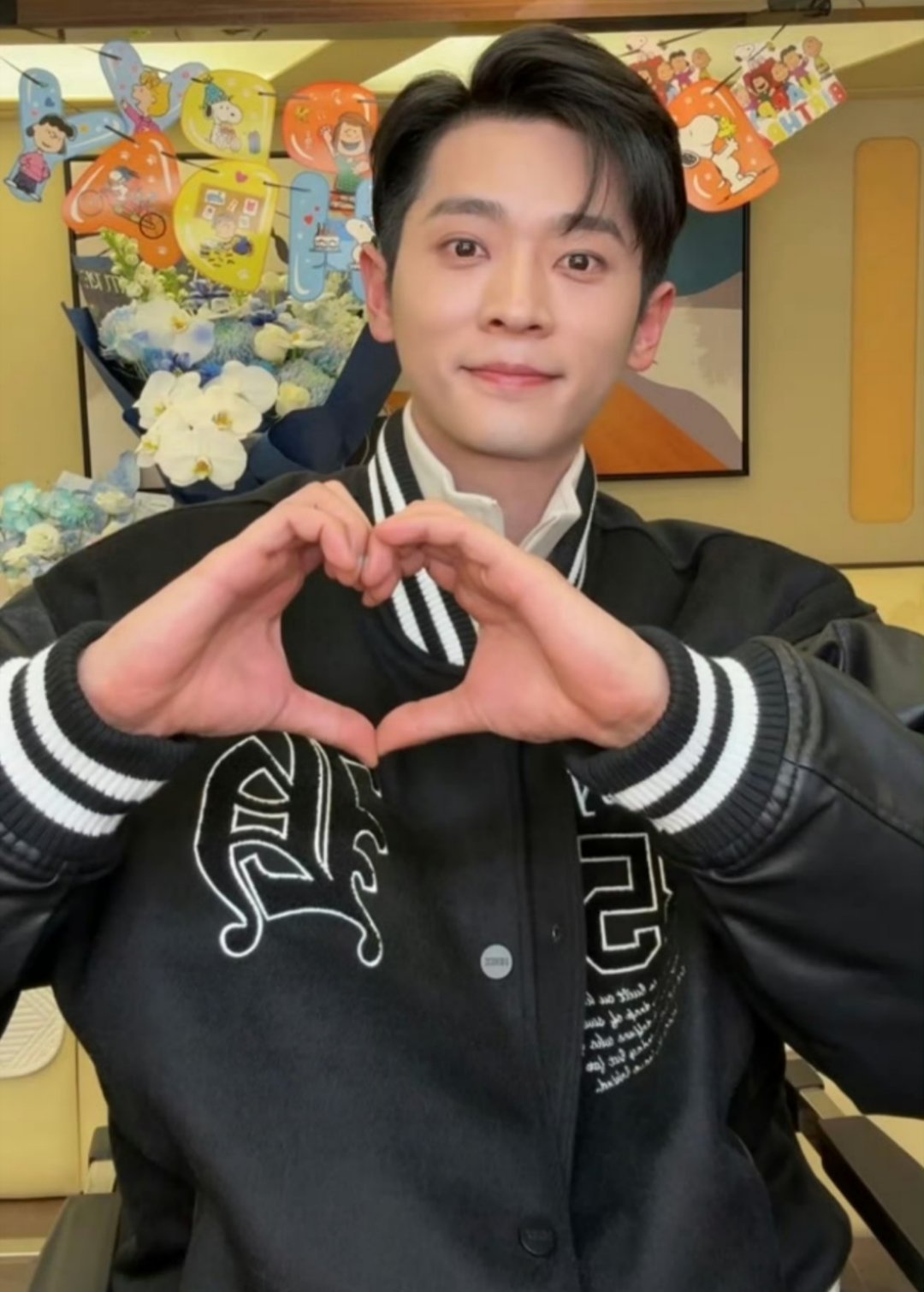 哈哈哈丞磊居然在直播里认真分析输入法，还考虑做比拼，这思考角度也太认真可爱了