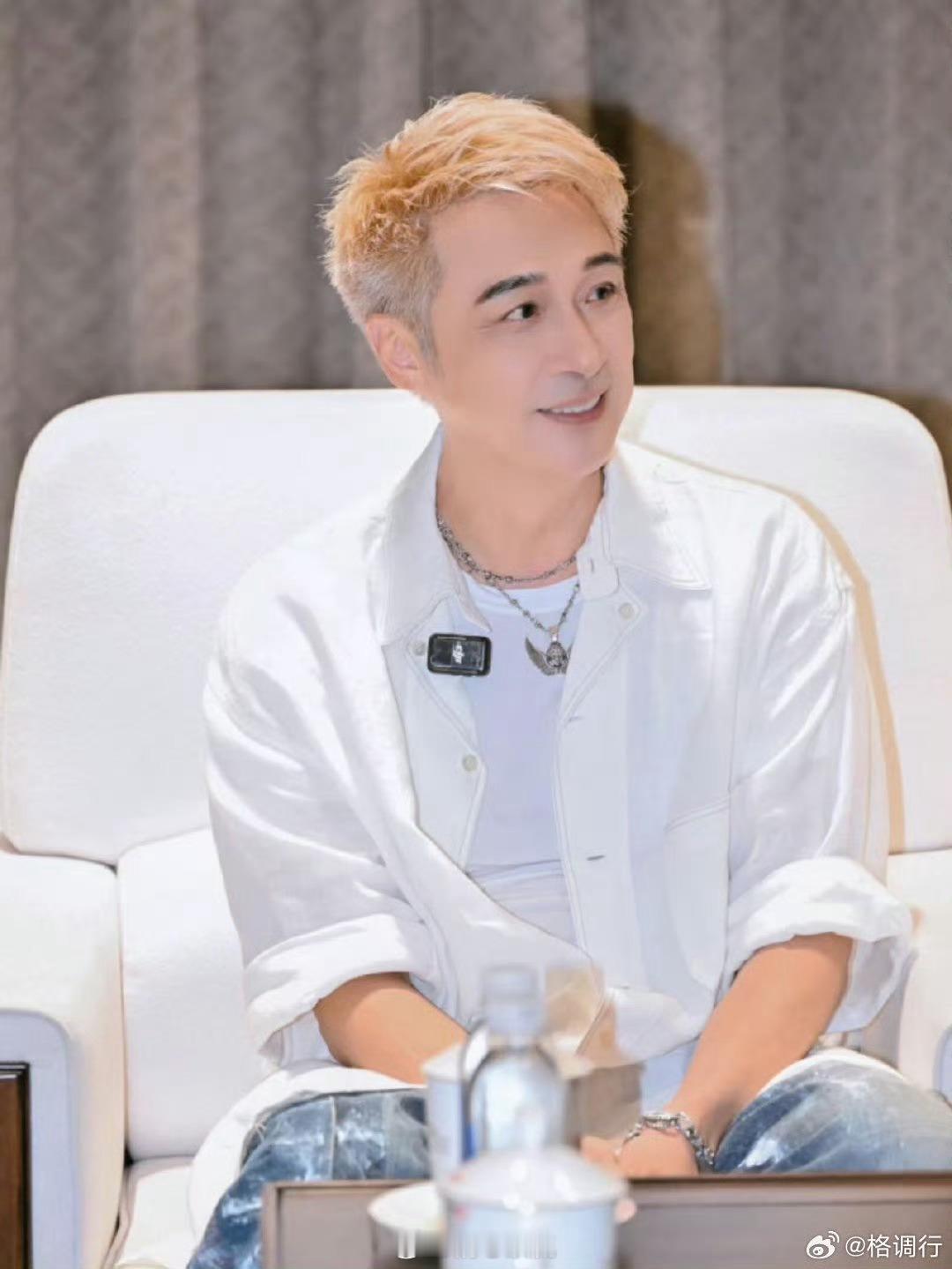 家人们谁懂啊！六旬老人吴镇宇是男模再就业吧 这话题简直要把我笑晕在屏幕前啦！63