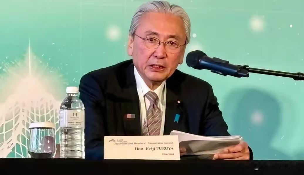 小日子继续挑衅！

3月16日，日本国会宪法审查会会长、右翼政客古屋圭司等人又悄