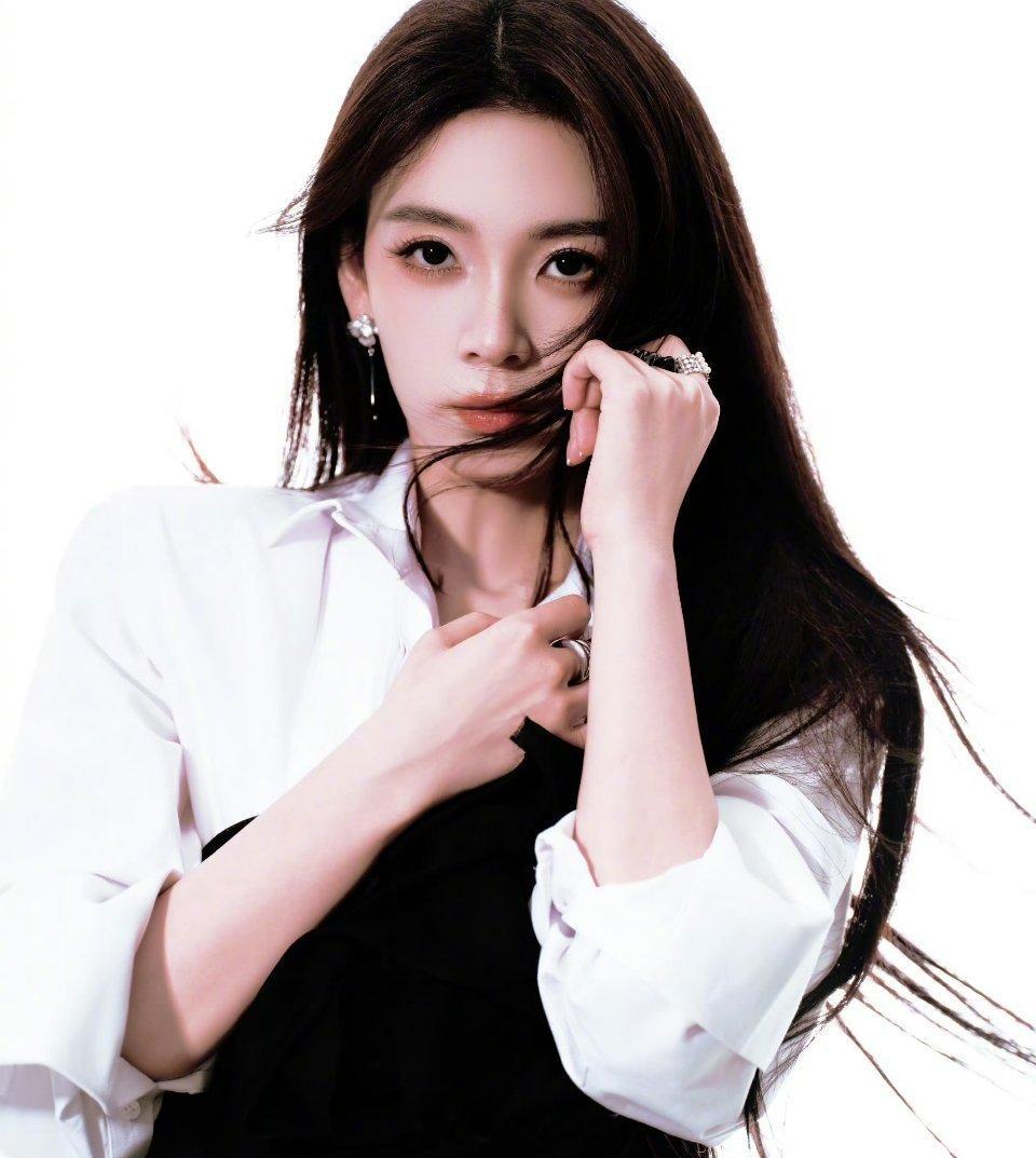 🥭《被剧透的世界 》主演：陈瑶 任豪导演：陈嘉上《画皮》《武状元苏乞儿》题材：
