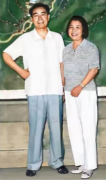 山河无恙，纸短情长！周总理和邓妈妈一生浪漫至极，于国鞠躬尽瘁，于家生死相依！
