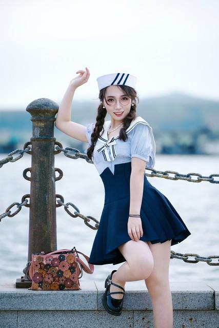 看到“人上有人人压人”这个上联，挺有意思，感觉充满了生活里那种无奈和现实。有人对