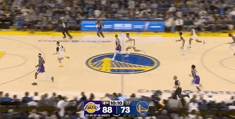 39岁詹皇罚球线一步战斧劈扣！湖人狂胜勇士16分，这身体状态根本不像快40岁的人