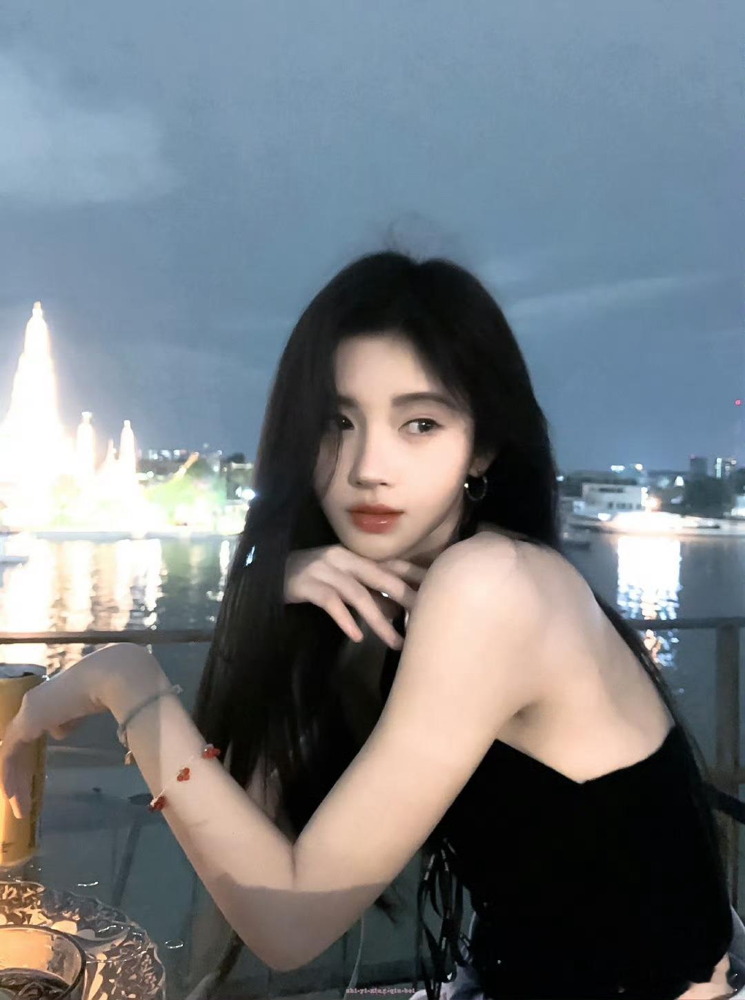 鞠婧祎  jjy鞠婧祎来战 jjy鞠婧祎阿黛 “你是黑夜耀眼的光，白昼绚烂的玫瑰