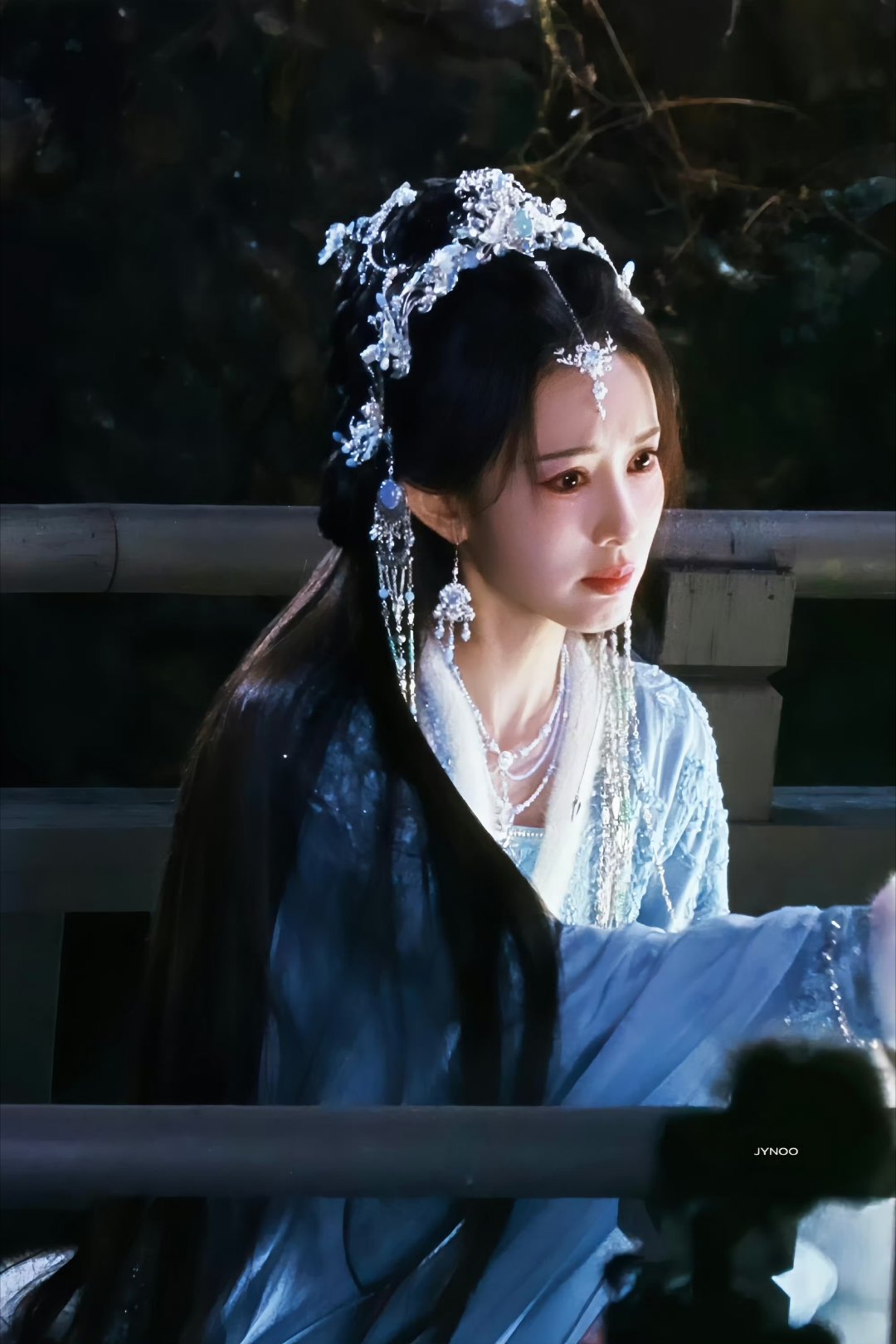 孟子义尚公主最新路透，破碎感满满的暮晚摇 