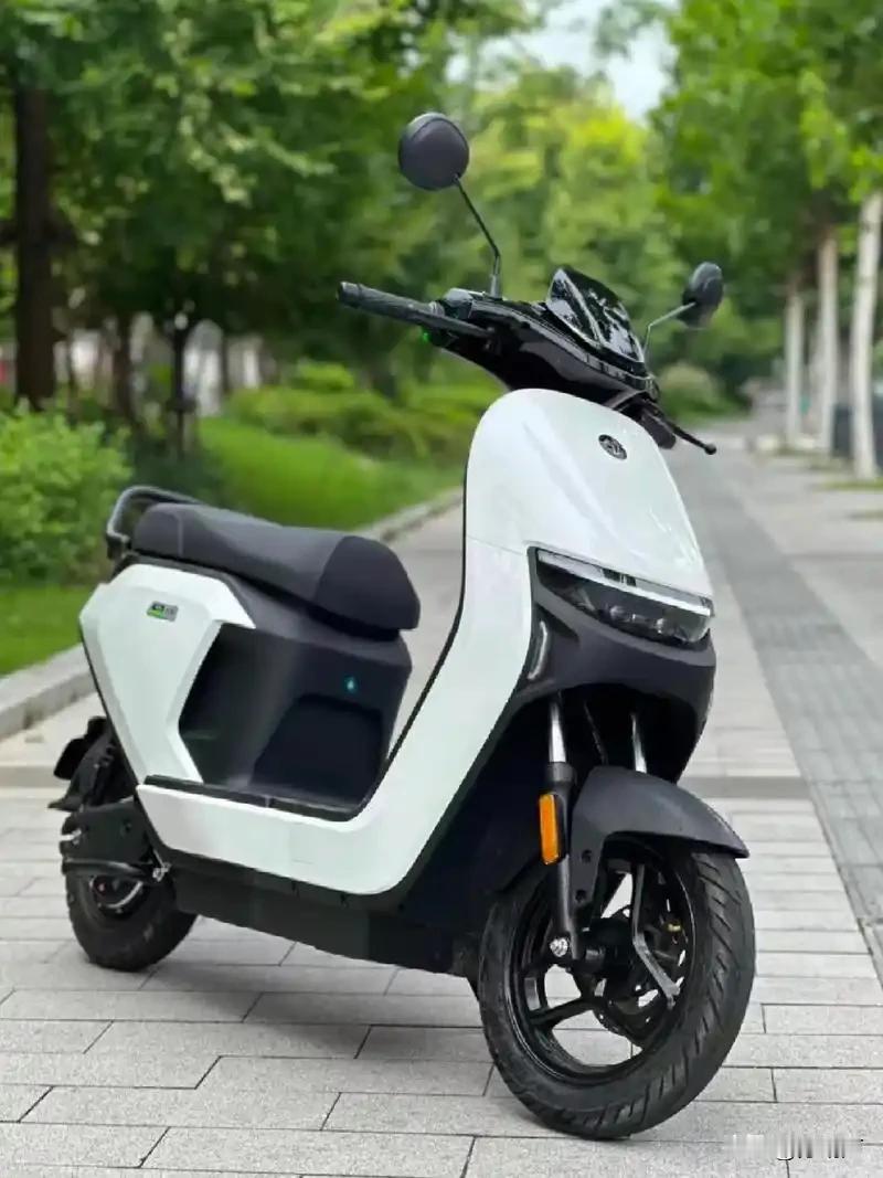 如果我目前用的电动车要退休了，那我就考虑买自行车，反正是不会买新国标电瓶车的。