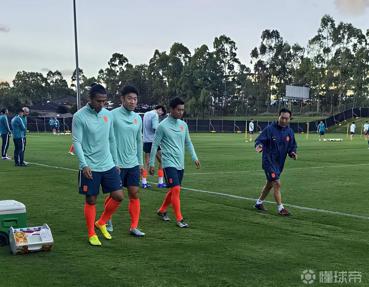 先去休息 战术基本差不多[笑哭][笑哭][笑哭]