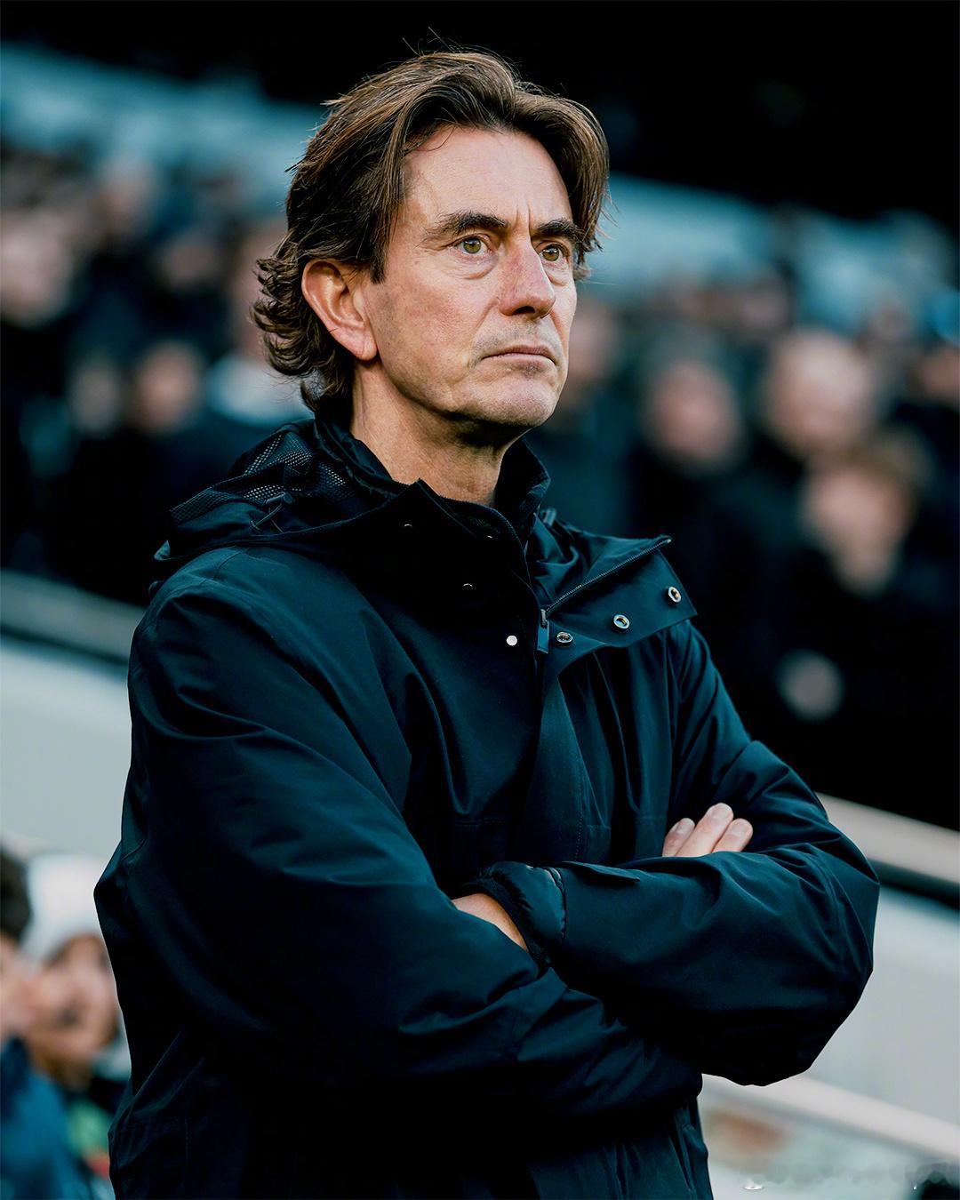 热刺官方宣布主帅托马斯弗兰克下课。目前热刺排名英超倒数第五，只比降级区高5分。M