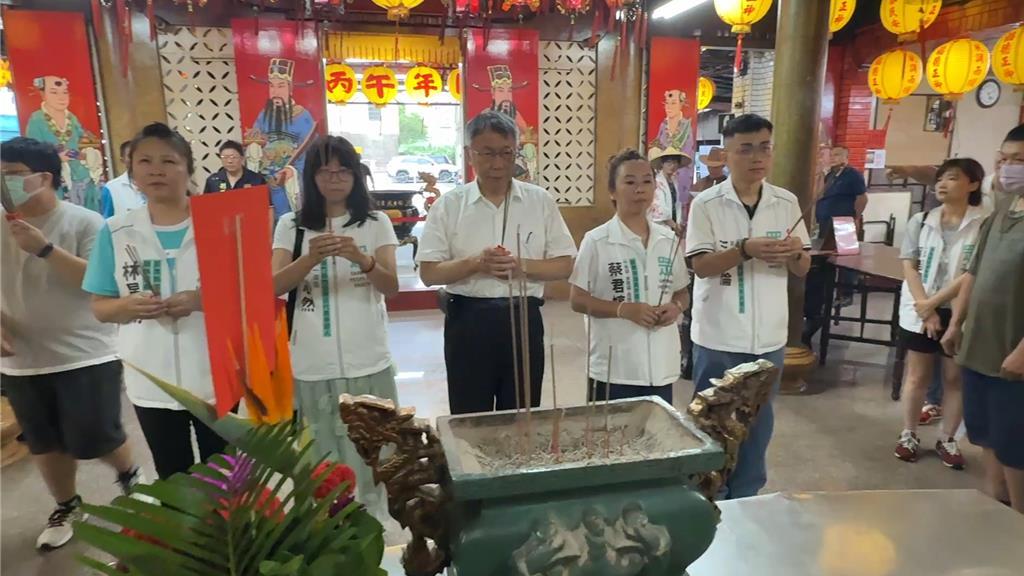 柯文哲竹南辅选跑行程 谈未参加食安游行：忙录音录像
台湾民众党创党主席柯文哲25
