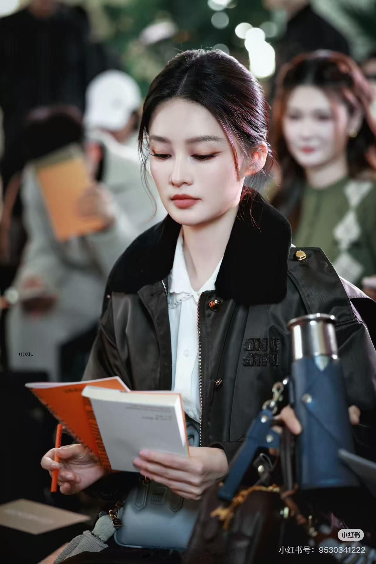 李沁miumiu活动，真令人震惊的美貌！这姐状态太好啦！她的气质全内娱独一份啊啊