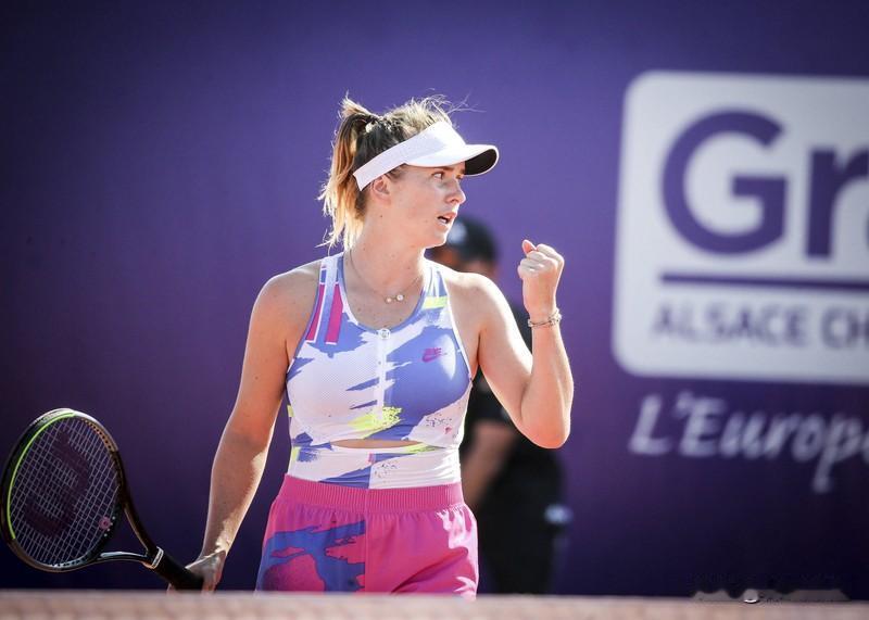 在WTA500巴特洪堡站女单比赛中，萨姆索诺娃🇷🇺以6-3、3-6、2-6的