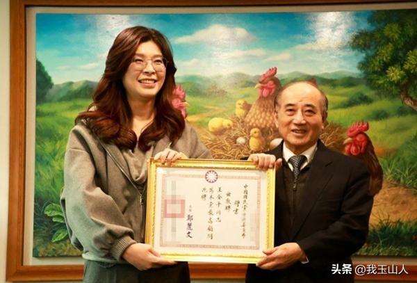 最高顾问王金平，帮郑丽文巧妙解套。
 
常言道家有一老，如有一宝，郑丽文聘请王金