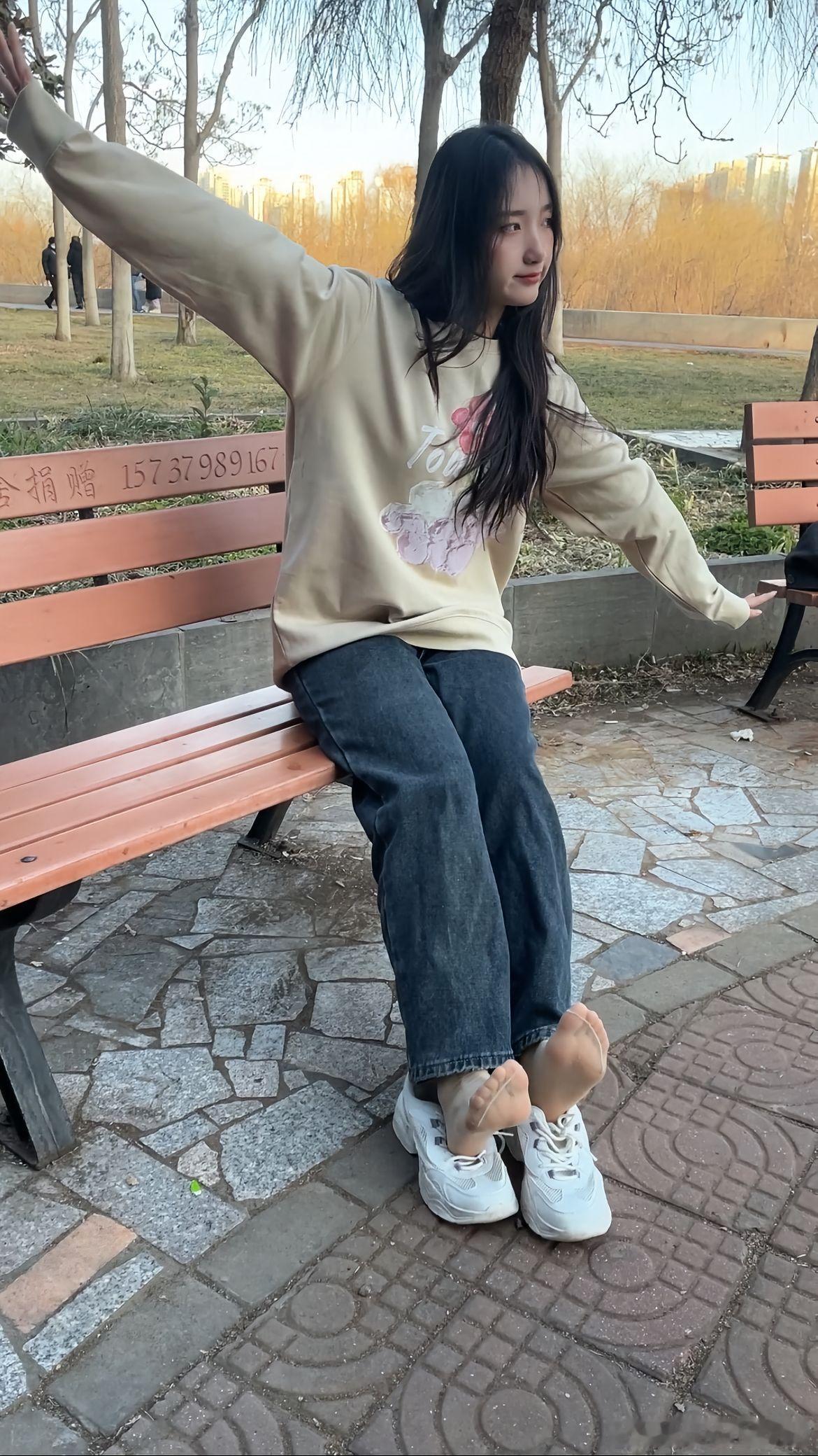 裤里丝的可爱～ ​​​