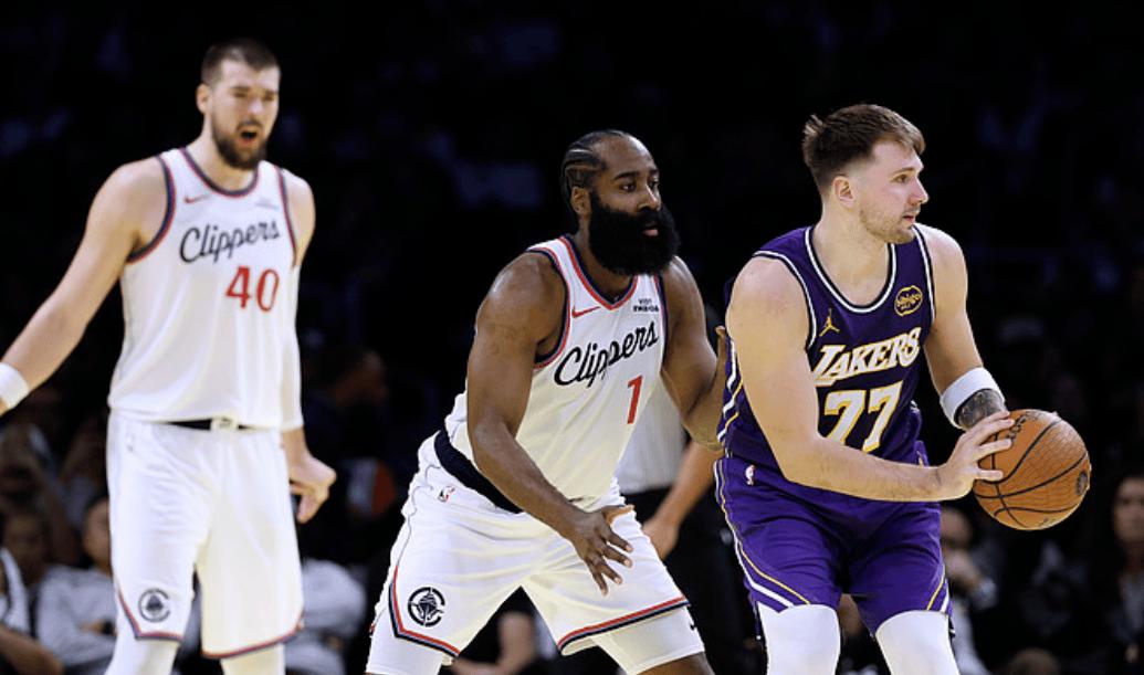 赛前立flag，湖人自媒体发文若输给快船，原地注销账号

今日，湖人将在主场对阵