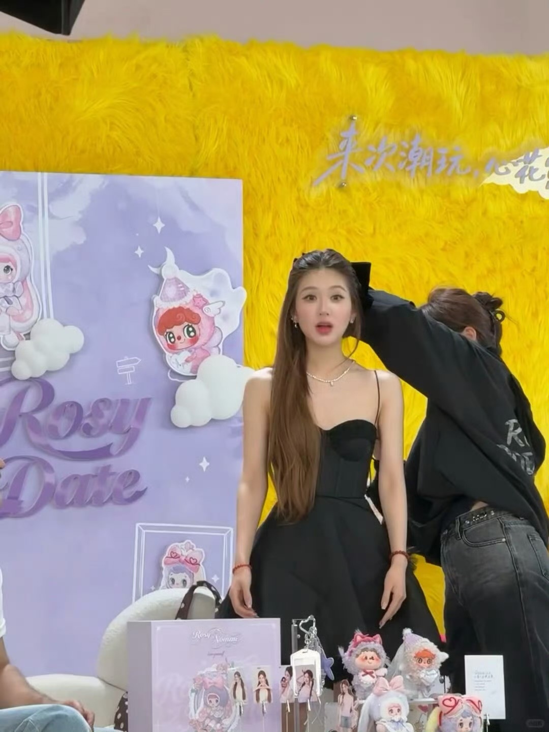 黑色半扎发小猫露思🥺赵露思蝴蝶结半扎发