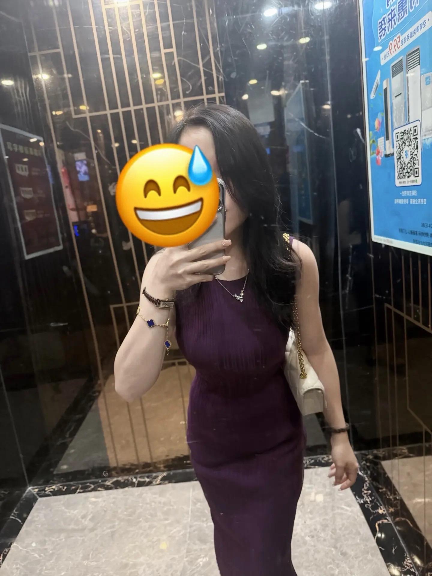 最近很爱穿紫色