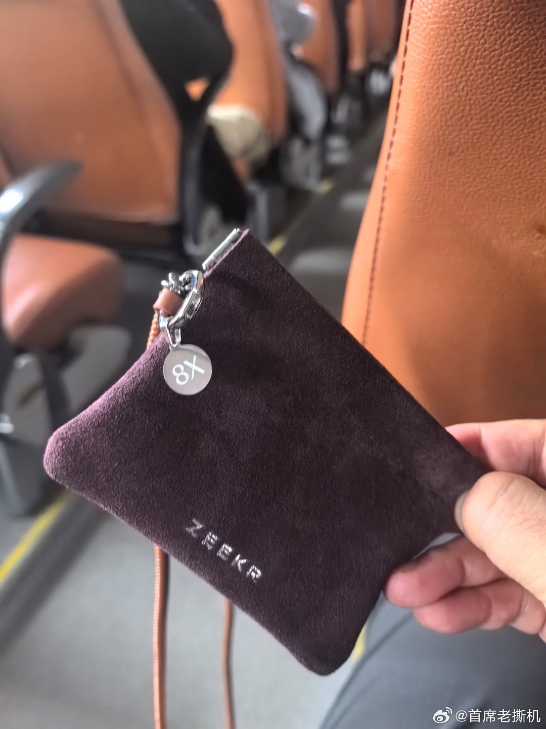 又多了个特别的“卡包”！极氪8x极氪8x新公路之王 宁波