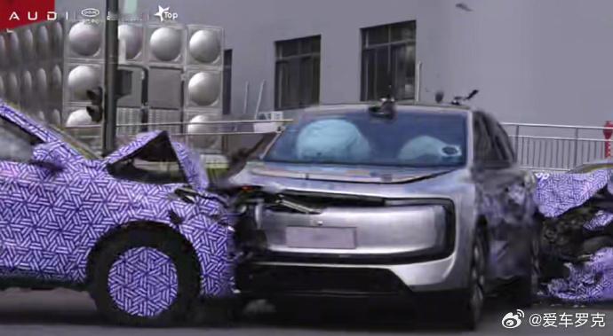 听了E7X的录音，真的被奥迪的“轴”惊到了。明明可以上低滚阻轮胎把续航数据做得漂
