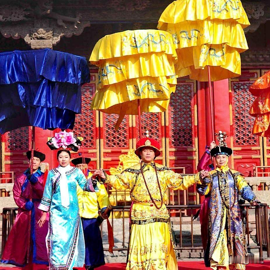 闹剧：赶在溥仪之前复辟的“皇帝”

民国六年七月一日，一个让国人震惊无比且瞠目结