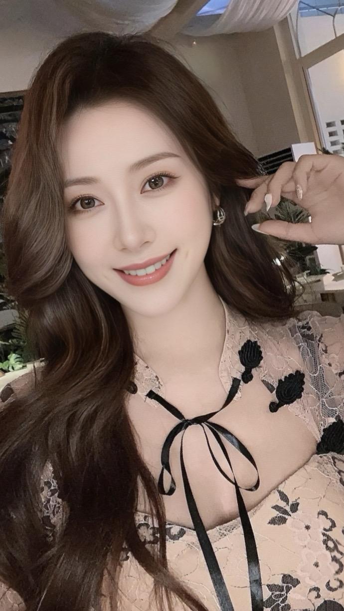 我也渴望疲惫的时候有个肩膀让我依靠，如果真的有就好了。爱上我无需18秒 女神 每