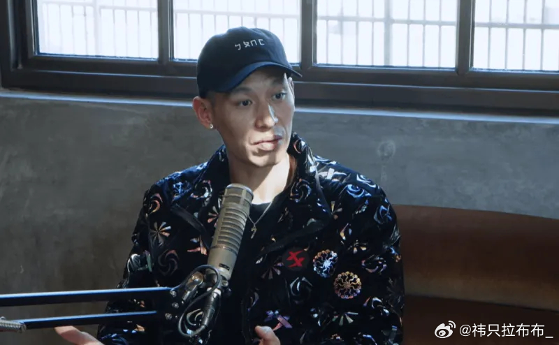 今日，林书豪在节目中回忆“林疯狂”爆发前的处境：“在对阵凯尔特人的比赛前，助教告