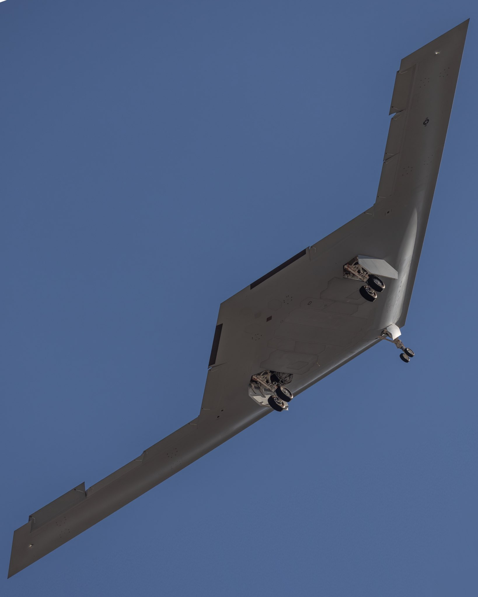 B-21 Raider在爱德华兹 ​​​
