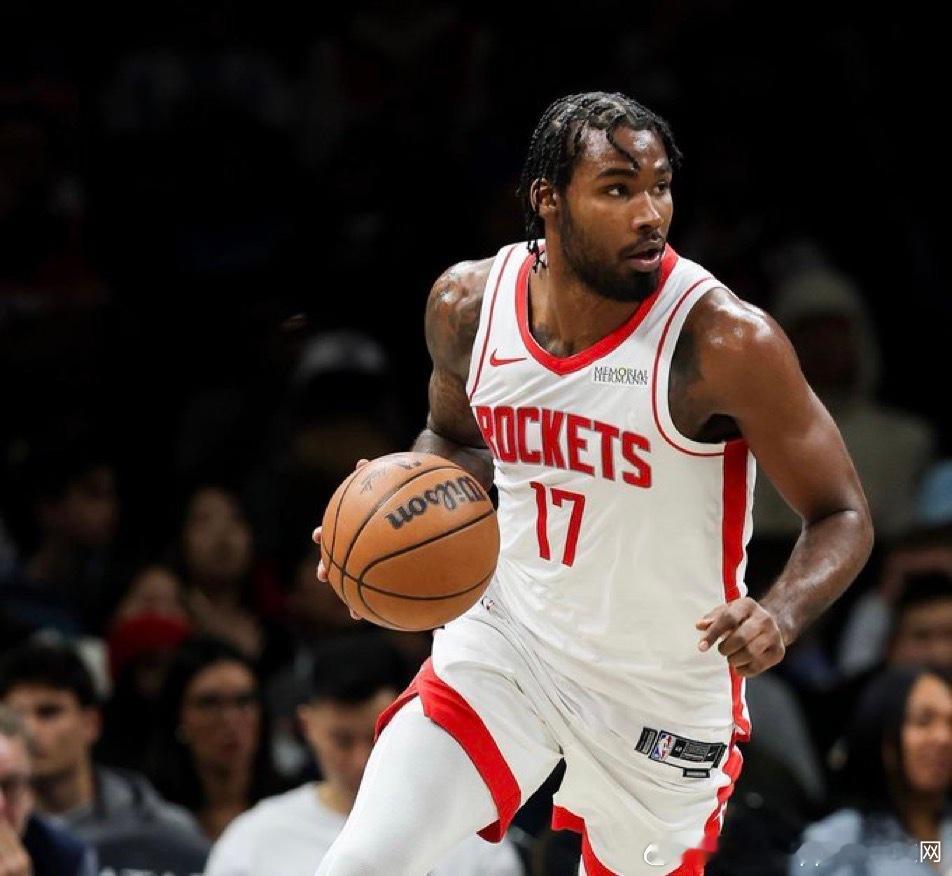 “大手”伊森的三分命中率从大学开始大一（20-21，辛辛那提），24.1%（1.