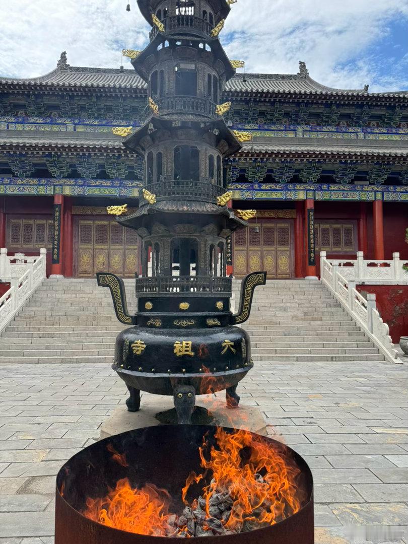 香火旺盛 
