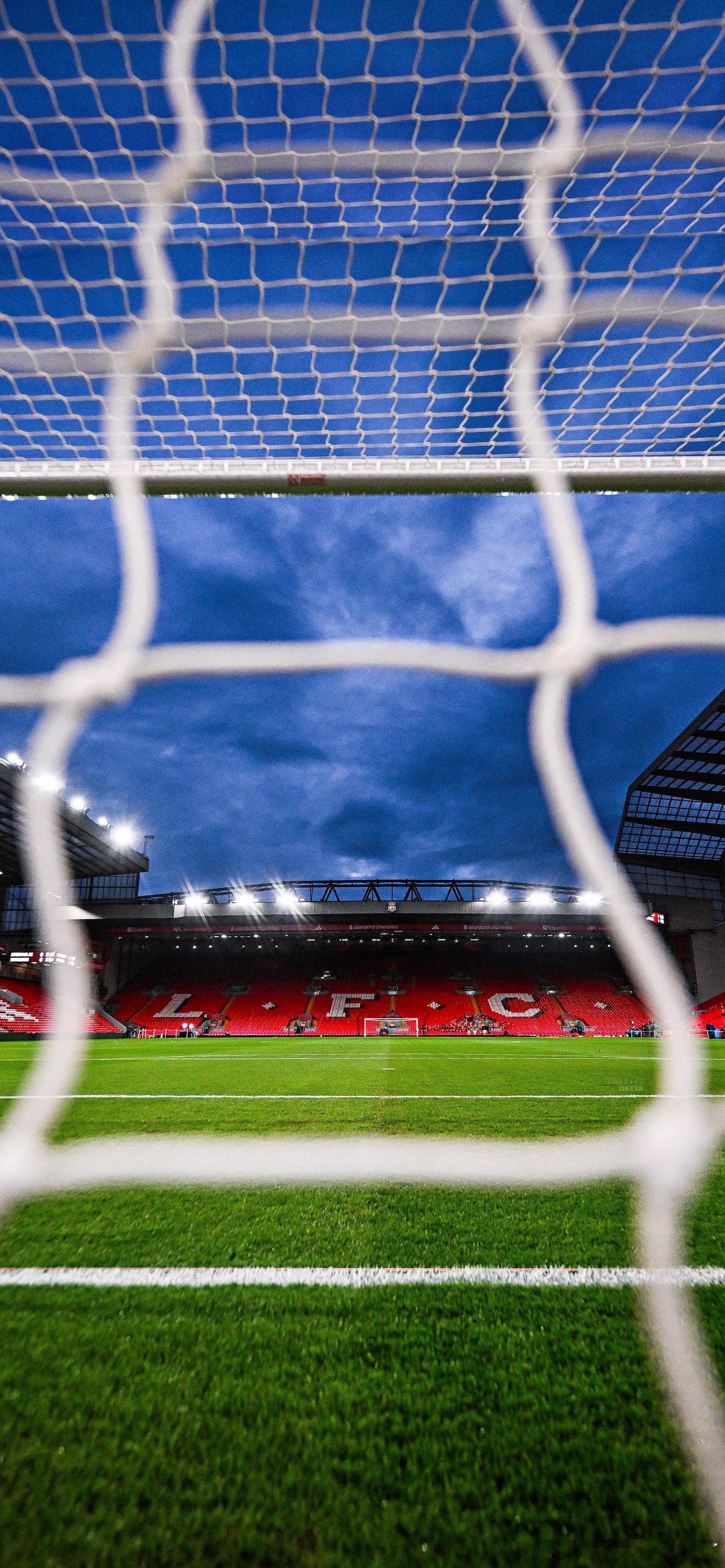 欧洲体育场冠名权价值Top10：1.伯纳乌（皇马）：2110万欧/年2.诺坎普（