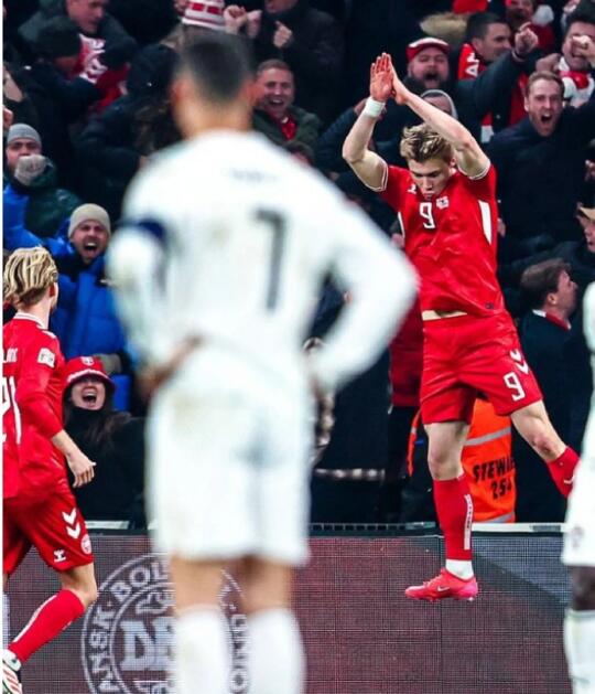 C罗：霍伊伦学我庆祝没问题 明天他看我庆祝