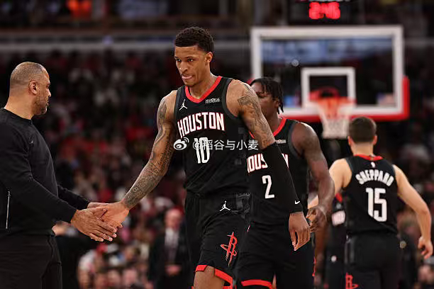 小贾巴里-史密斯真是有些神奇的球员。当你觉得他不行的时候，他之前多次打出不错的表