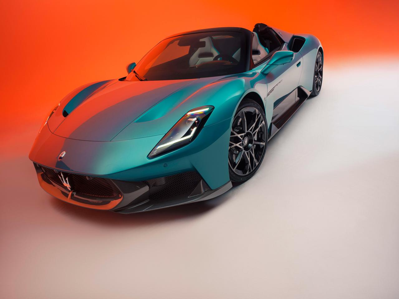 玛莎拉蒂发新车——Maserati MCPURA。
经常研究相对论的同学相信已经