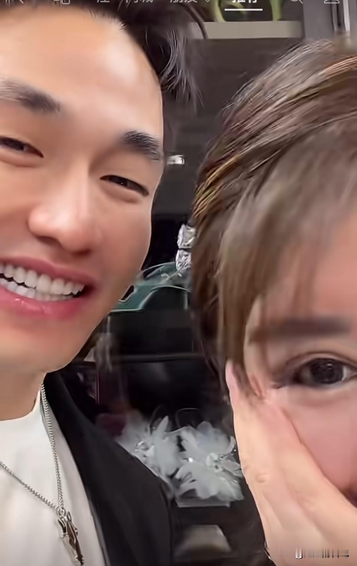 于文红小男友发视频感谢于文红，他说“我们在一起，于文红知道我年纪小，为了保护我，