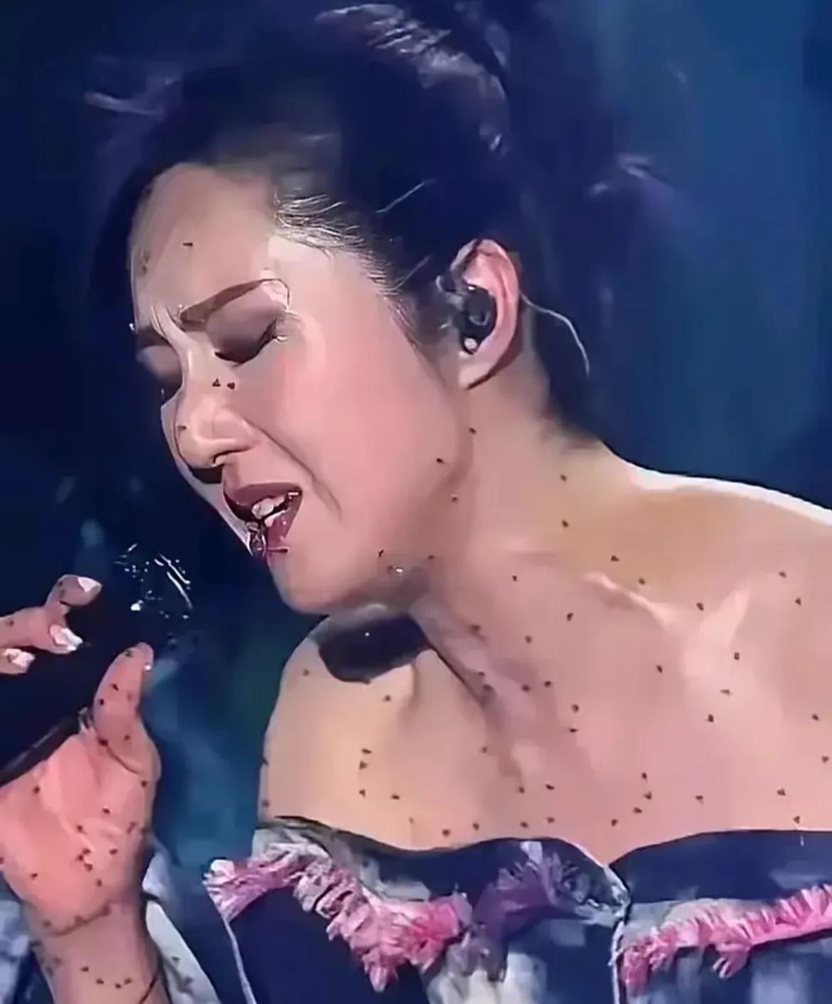 吓死了！还以为这是杨千嬅演唱会的新造型呢！结果评论区都在说，这是虫子！杨千嬅演唱