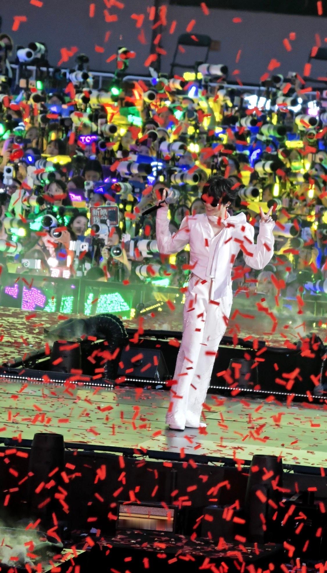 完全是星光十足大明星✨苏新皓