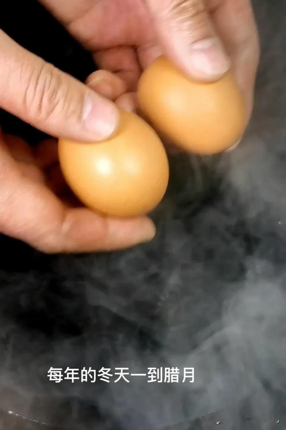 好多朋友阳过之后嗓子干痛，今天给朋友们介绍一个老家缓解嗓子干痛的小妙招，荷包鸡蛋