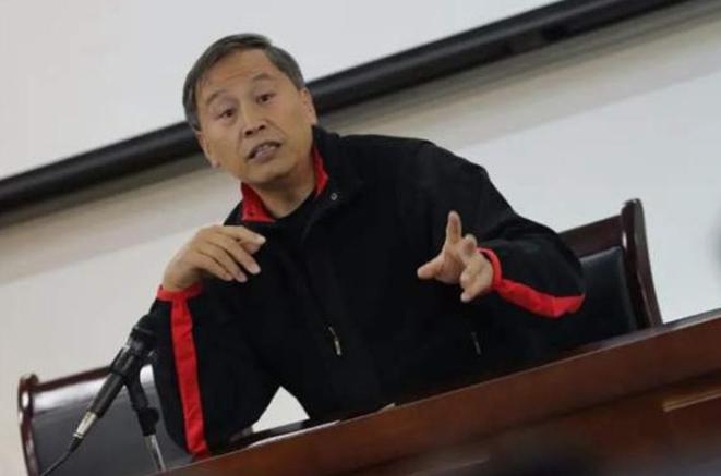 曾任中国篮协副主席的李亚光被开除党籍，通报称其“靠体吃体”，将下属协会视为私人领