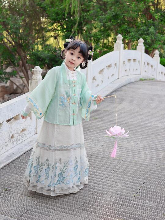 今天做可爱的汉服女孩！✨